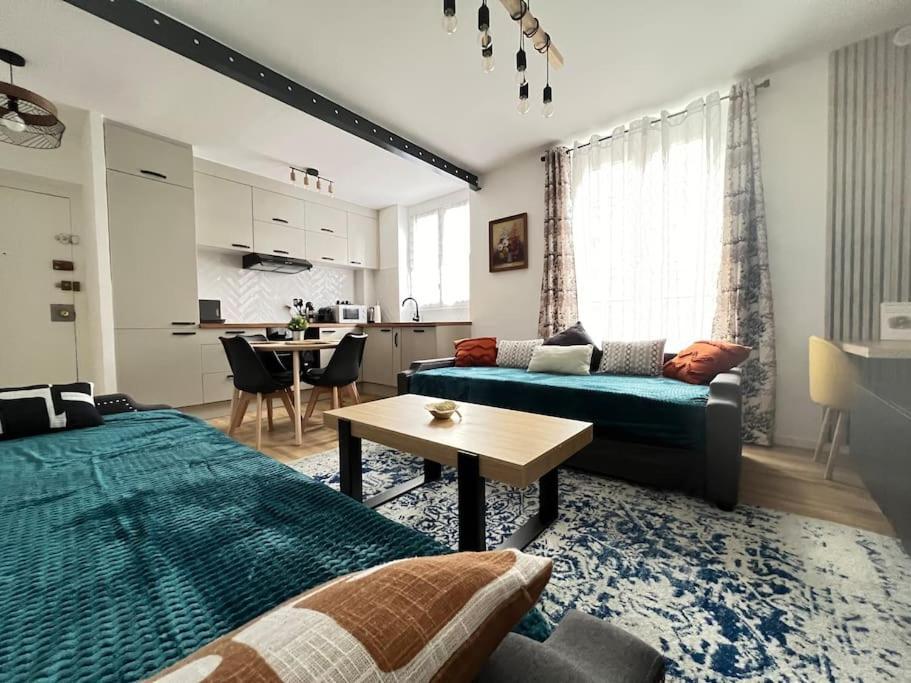 Апартаменты Proche De Paris, Parking Prive Ле-Кримлен-Бисетр Экстерьер фото